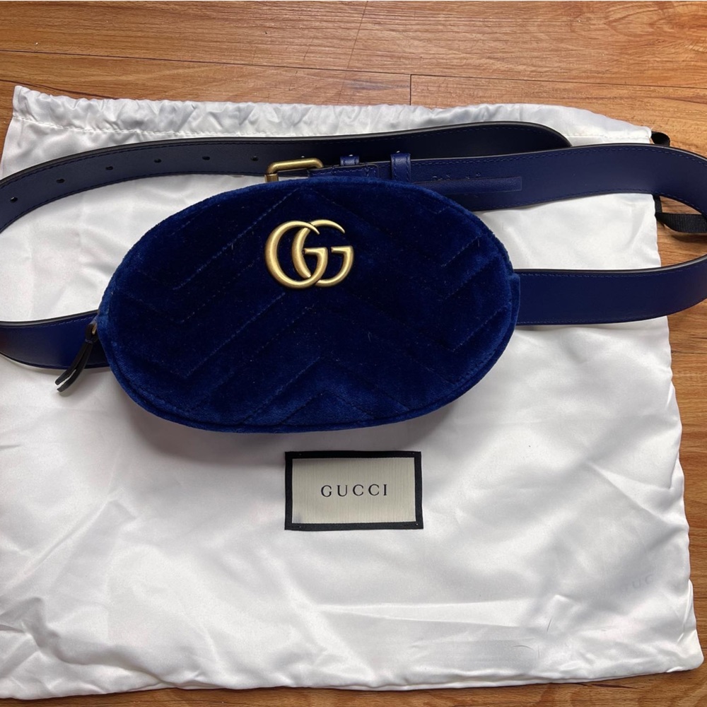 BRAND NEW never worn Gucci GG Marmont Belt Bag blue velvet. 100% authentic